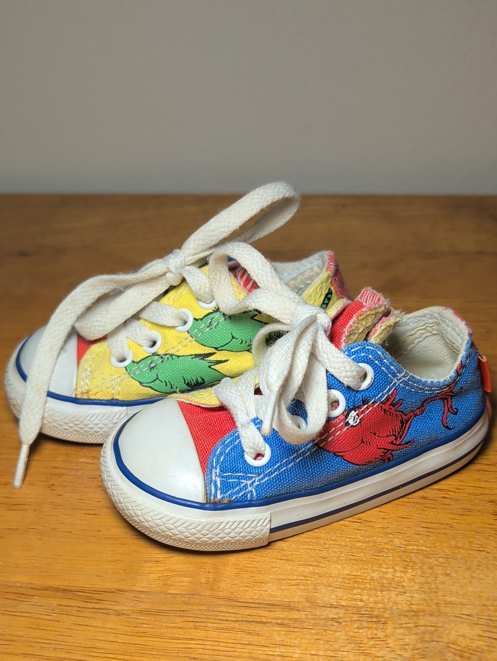 Converse All Star Limited Edition Dr. Seuss Sneakers 1 Fish 2 Fish Toddler US 4